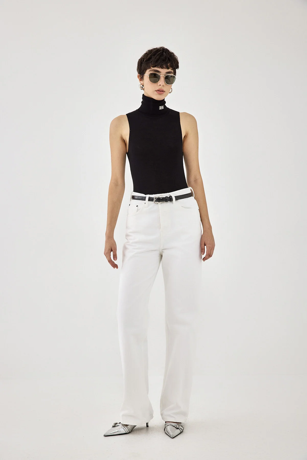 Lightweight Sleeveless Turtleneck Logo Top - Image 2
