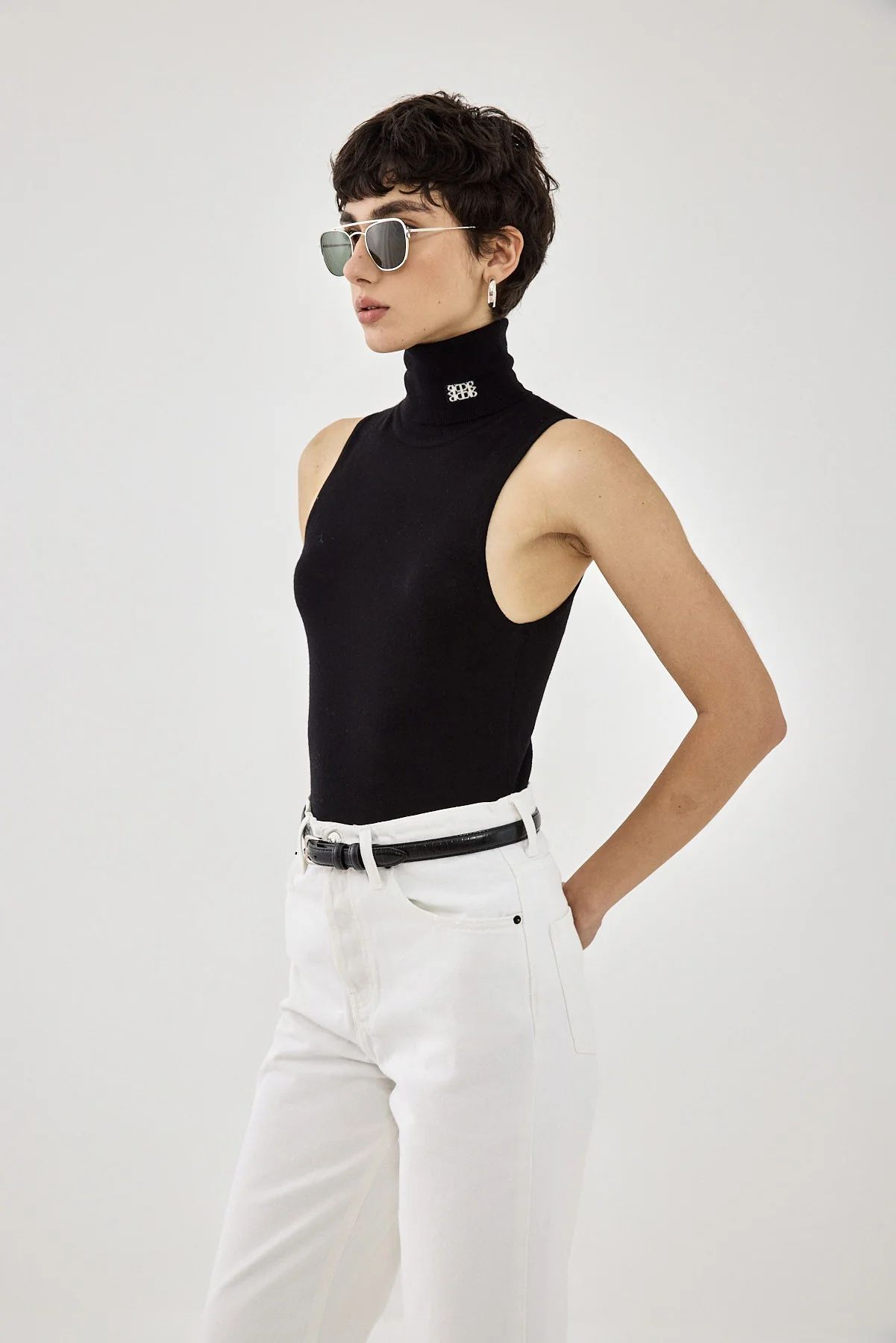 Lightweight Sleeveless Turtleneck Logo Top - Image 6
