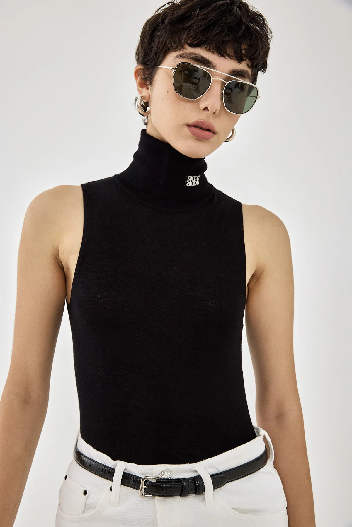 Lightweight Sleeveless Turtleneck Logo Top - Image 7