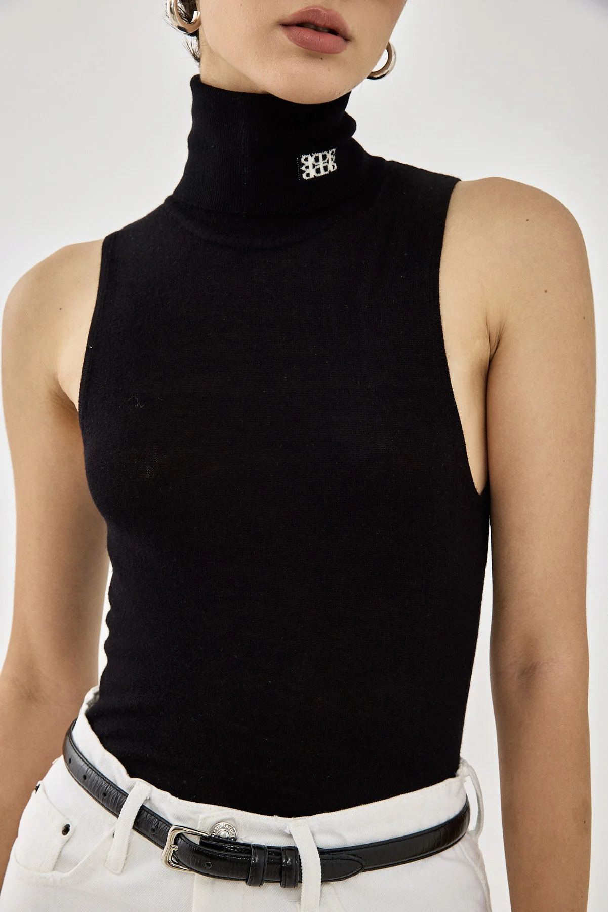 Lightweight Sleeveless Turtleneck Logo Top - Image 8