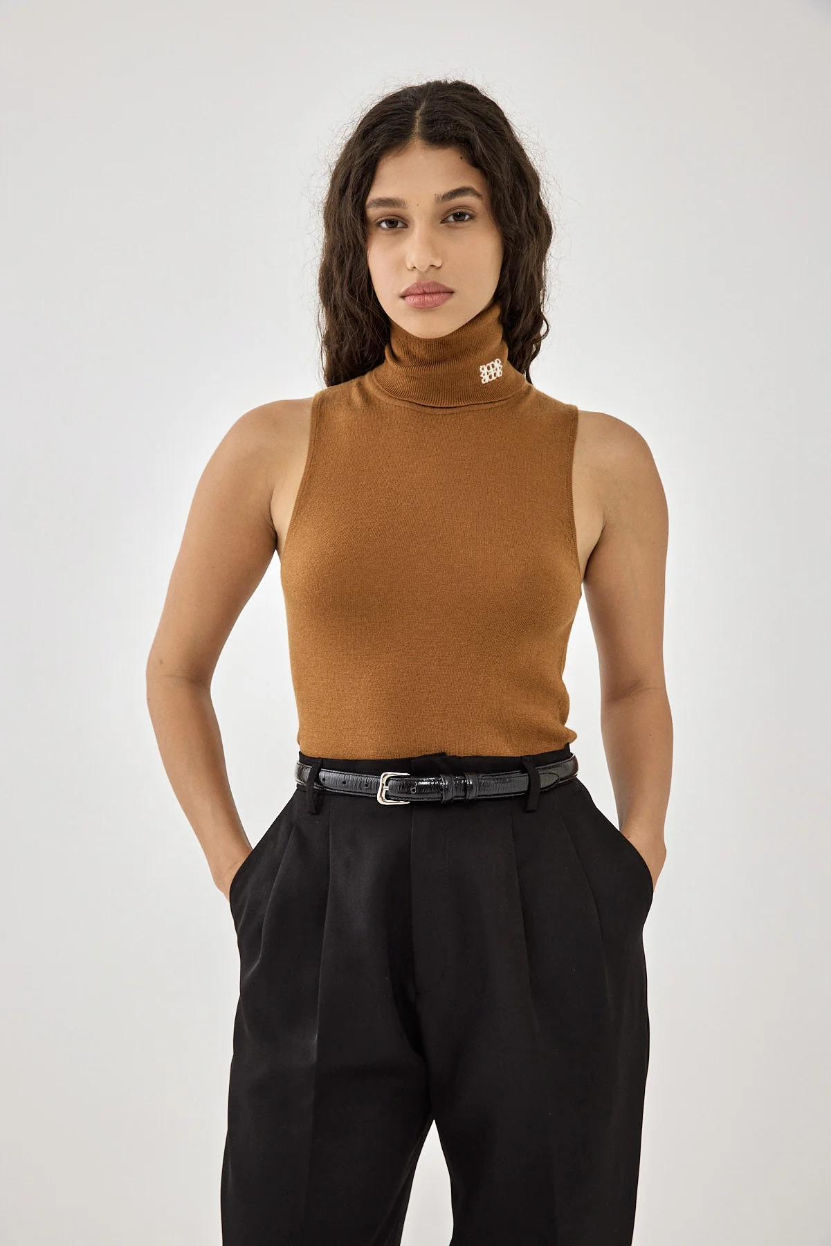 Lightweight Sleeveless Turtleneck Logo Top