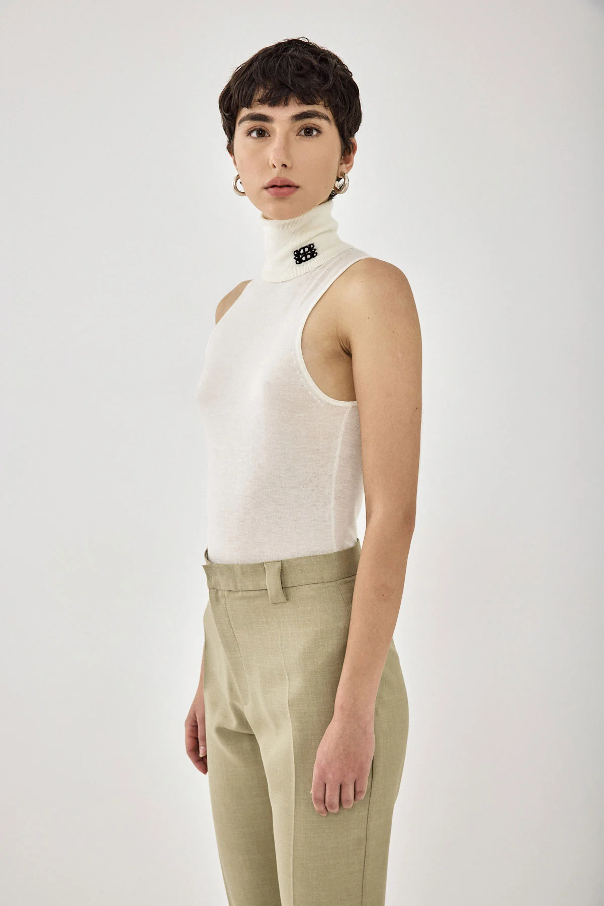 Lightweight Sleeveless Turtleneck Logo Top - Image 3