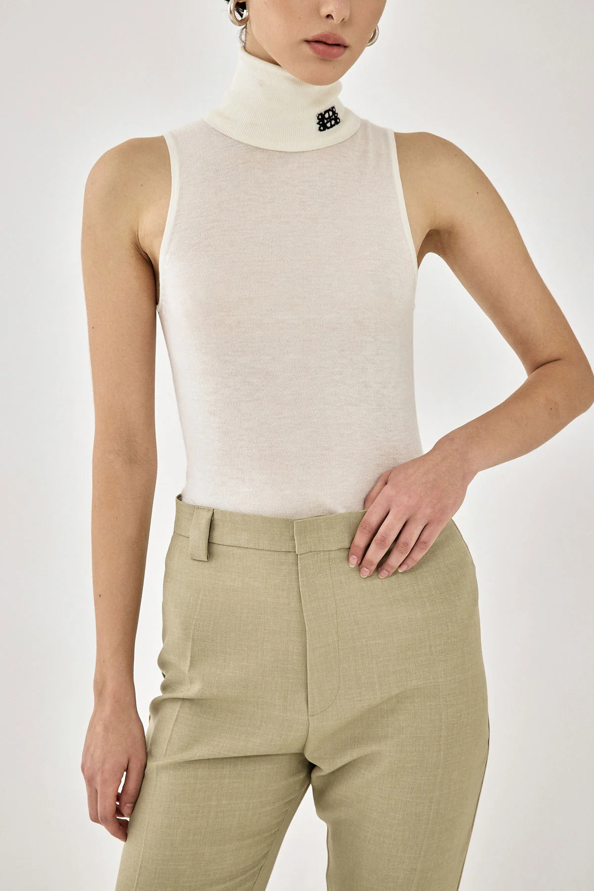 Lightweight Sleeveless Turtleneck Logo Top - Image 5