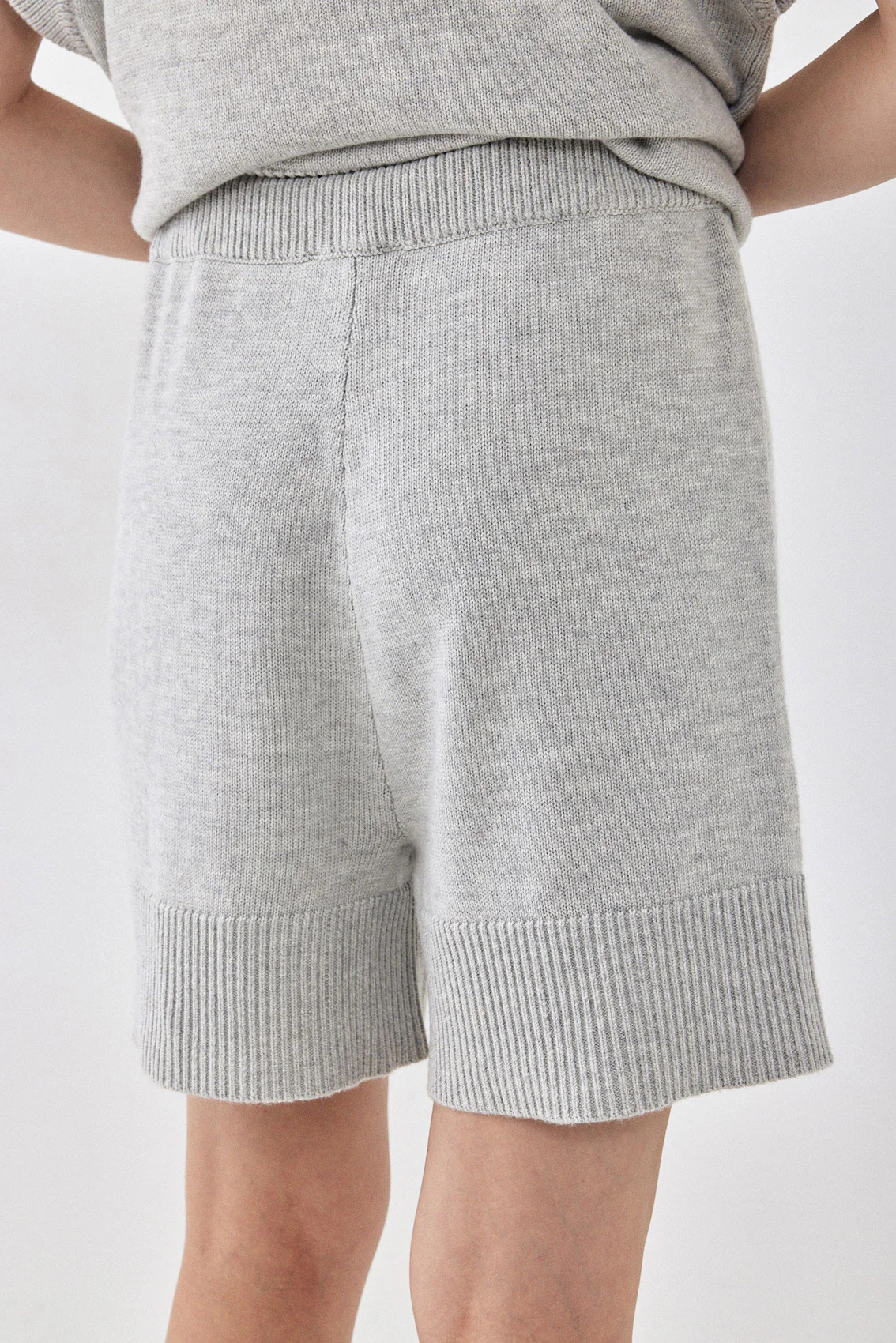 Soft Knitted Bermuda - Image 5