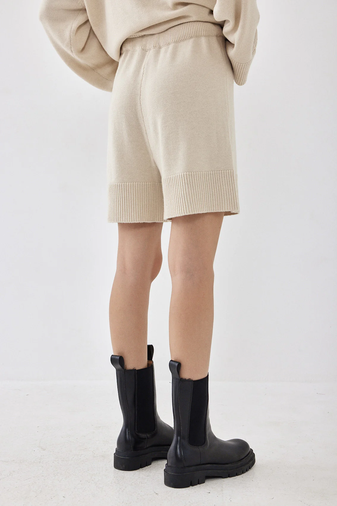 Soft Knitted Bermuda - Image 5
