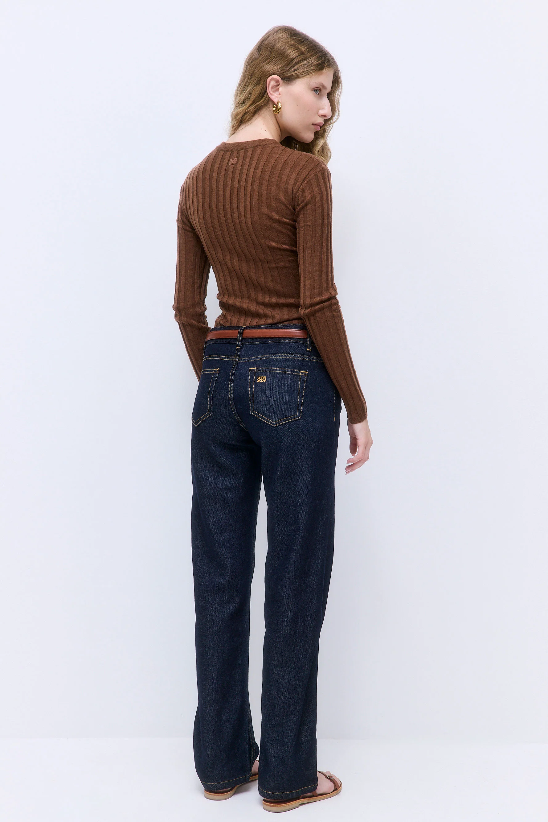 Soft Ribbed V Neck - Image 5