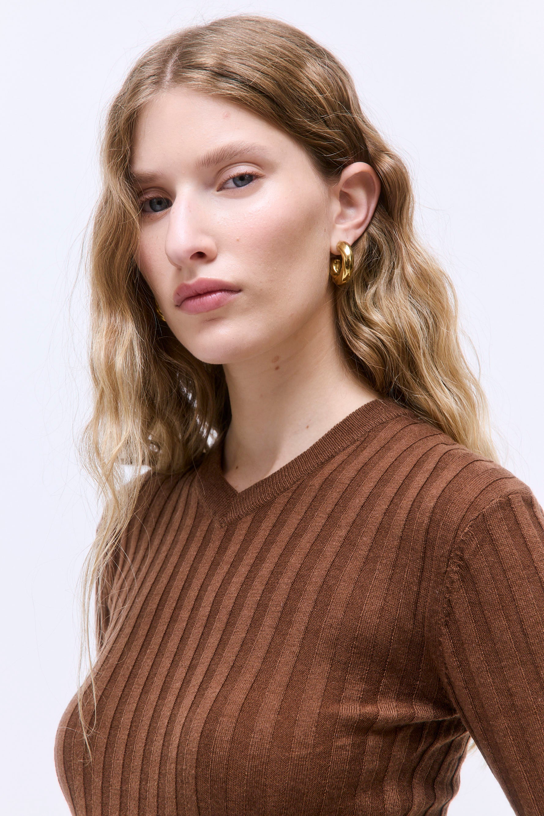 Soft Ribbed V Neck - Image 7