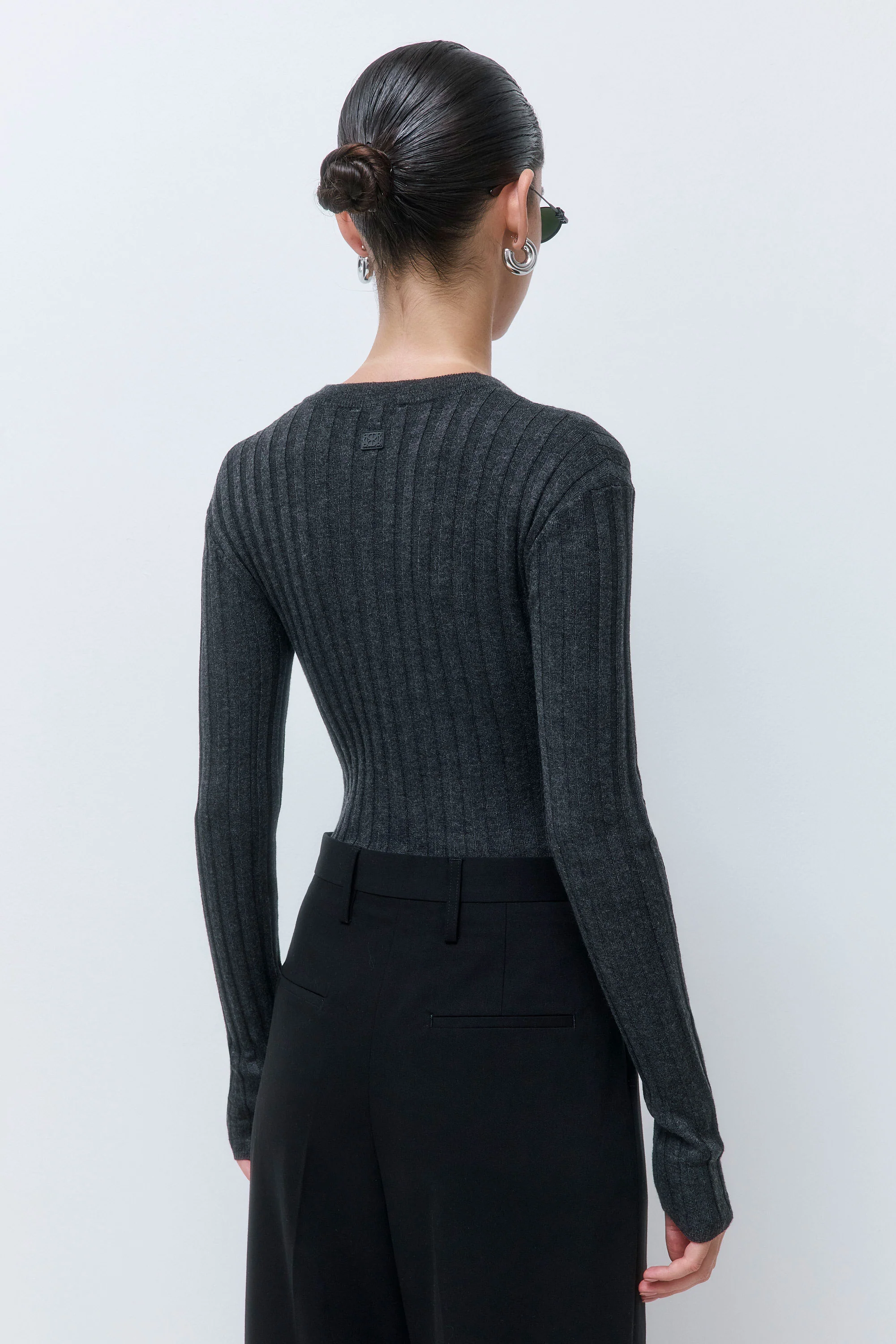 Soft Ribbed V Neck - Image 5