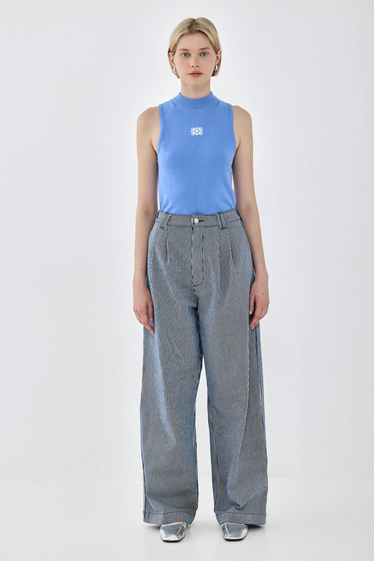 Sporty Knitted Sleeveless Tank Top - Image 2