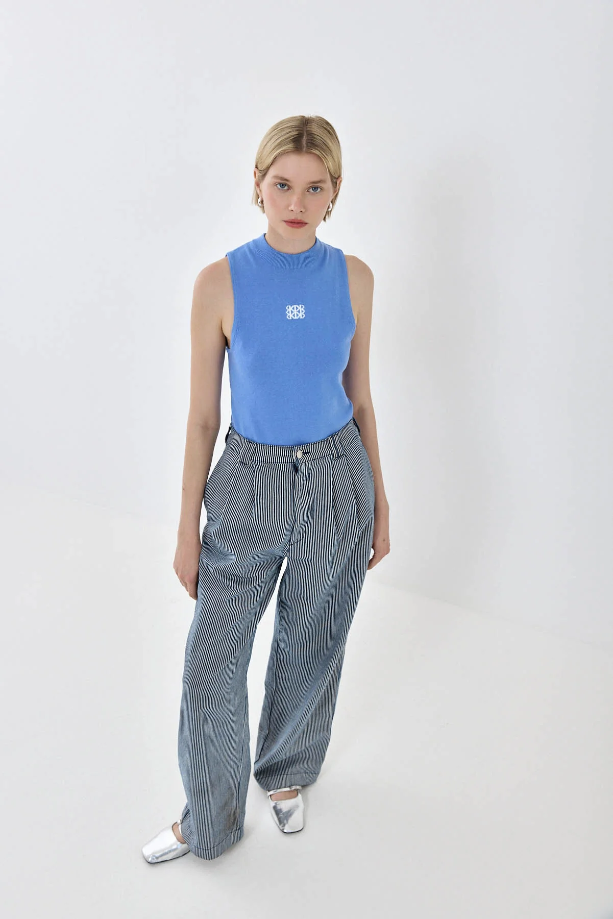 Sporty Knitted Sleeveless Tank Top - Image 3