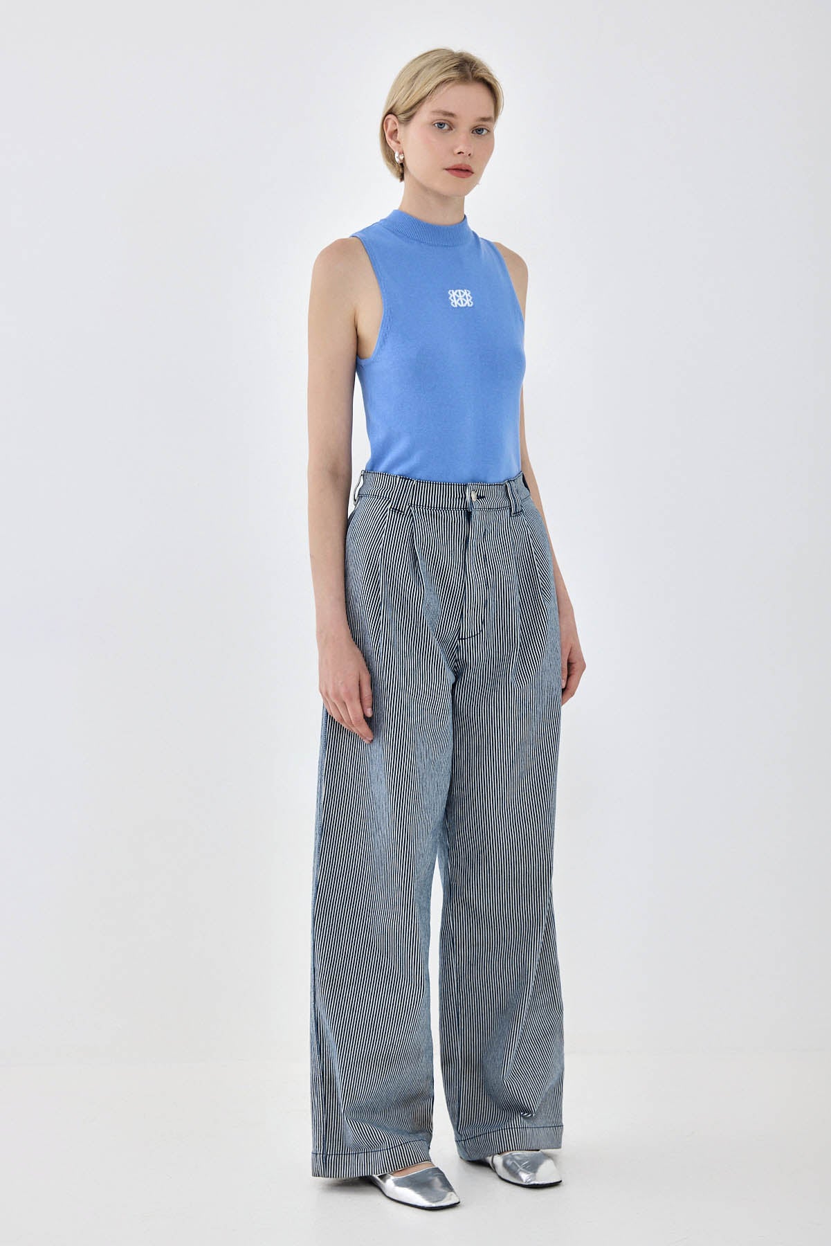 Sporty Knitted Sleeveless Tank Top - Image 4