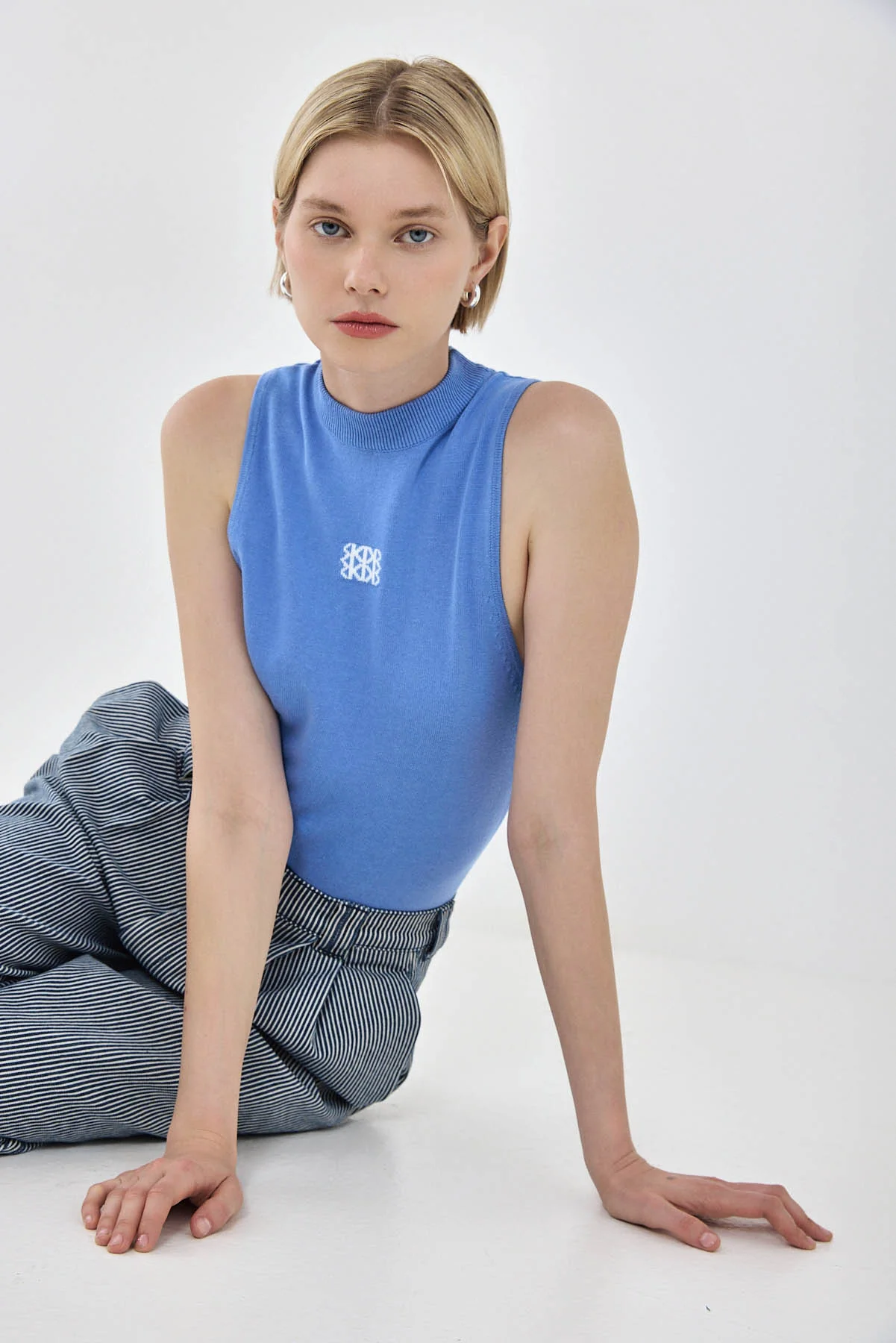 Sporty Knitted Sleeveless Tank Top - Image 6