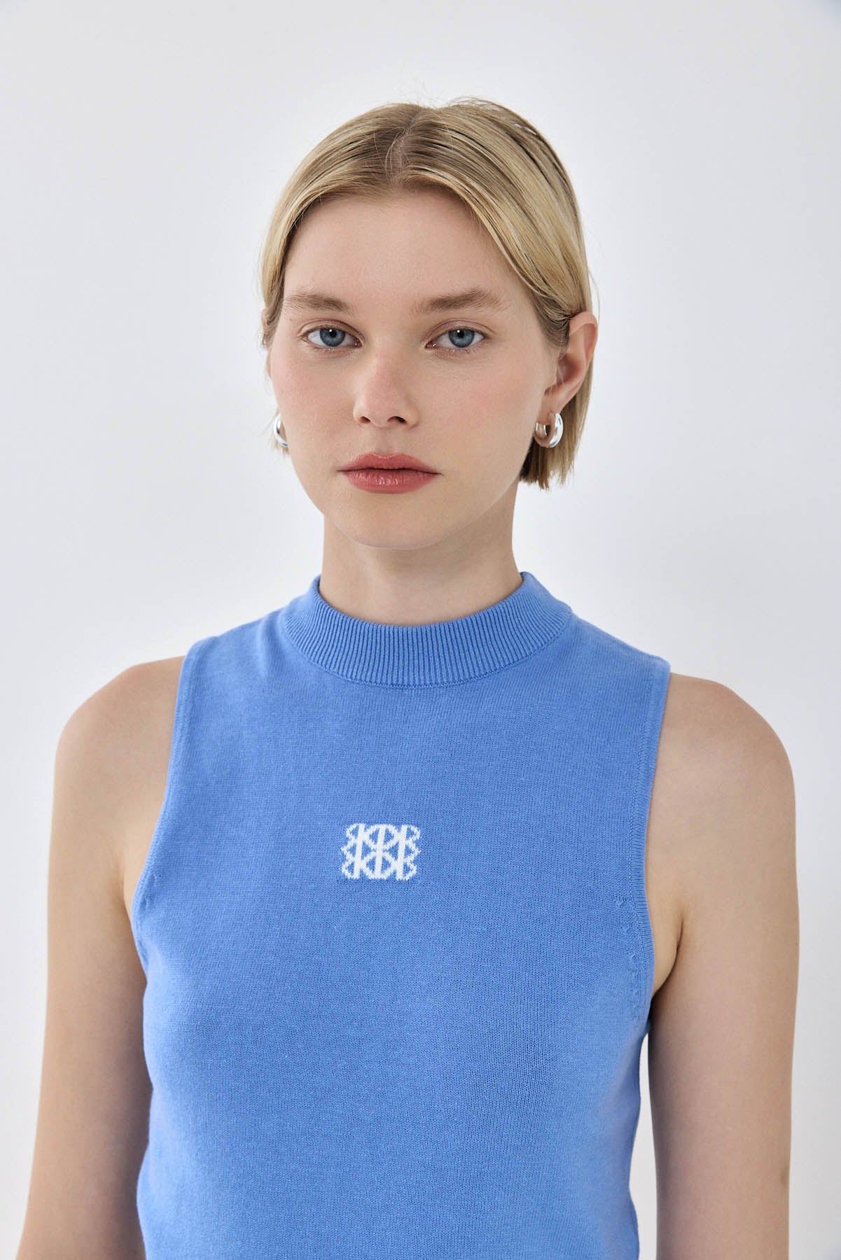 Sporty Knitted Sleeveless Tank Top - Image 8