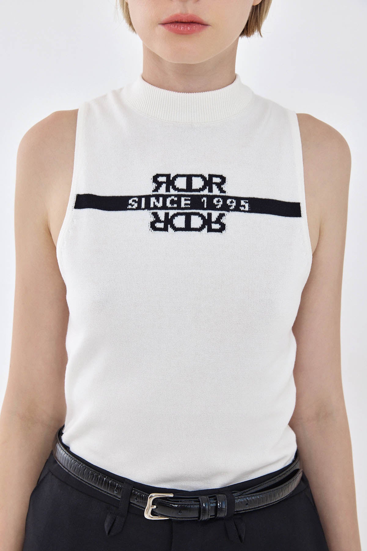 Sporty Knitted Sleeveless Tank Top - Image 7