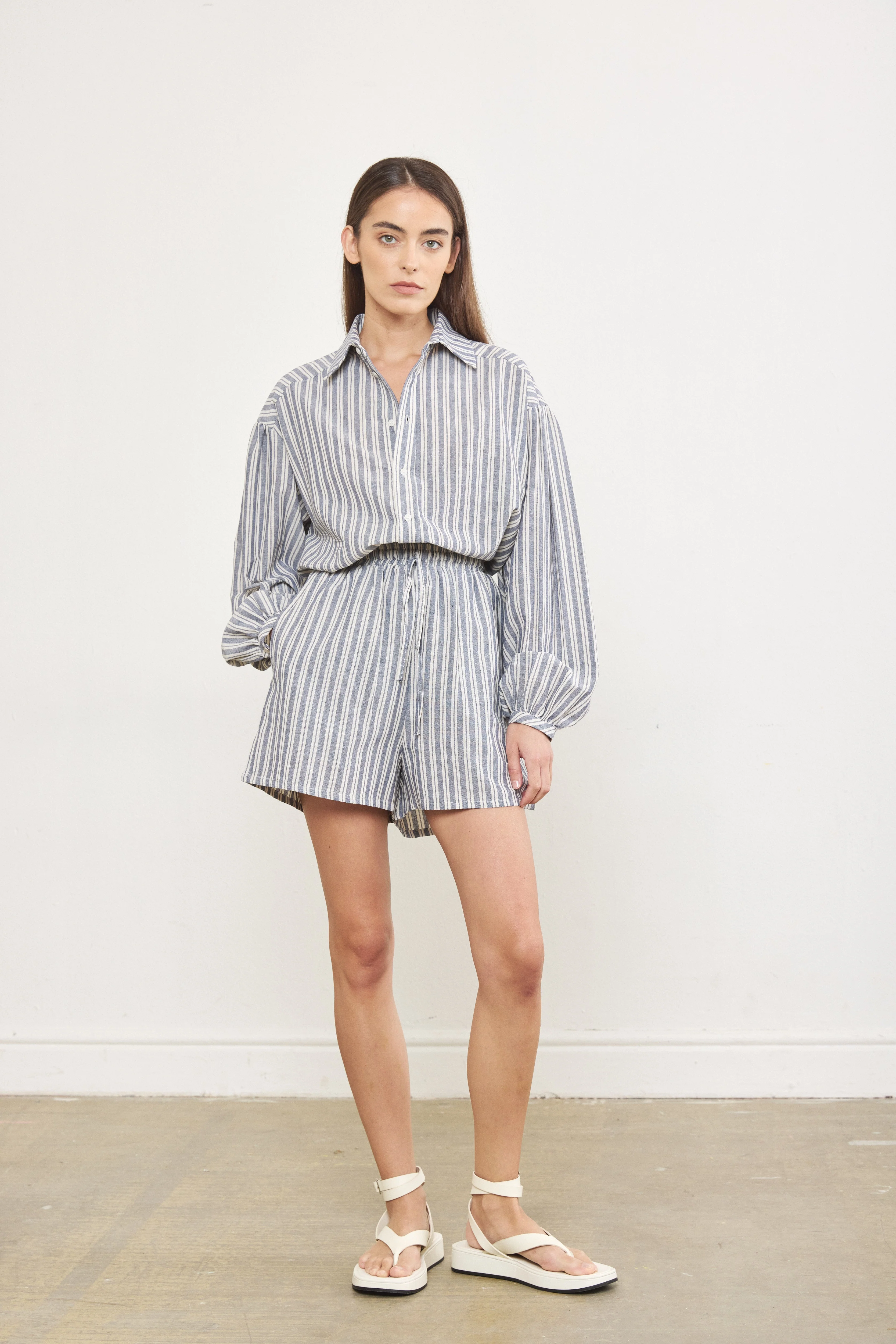 Striped Linen Buttoned Blouse - Image 2