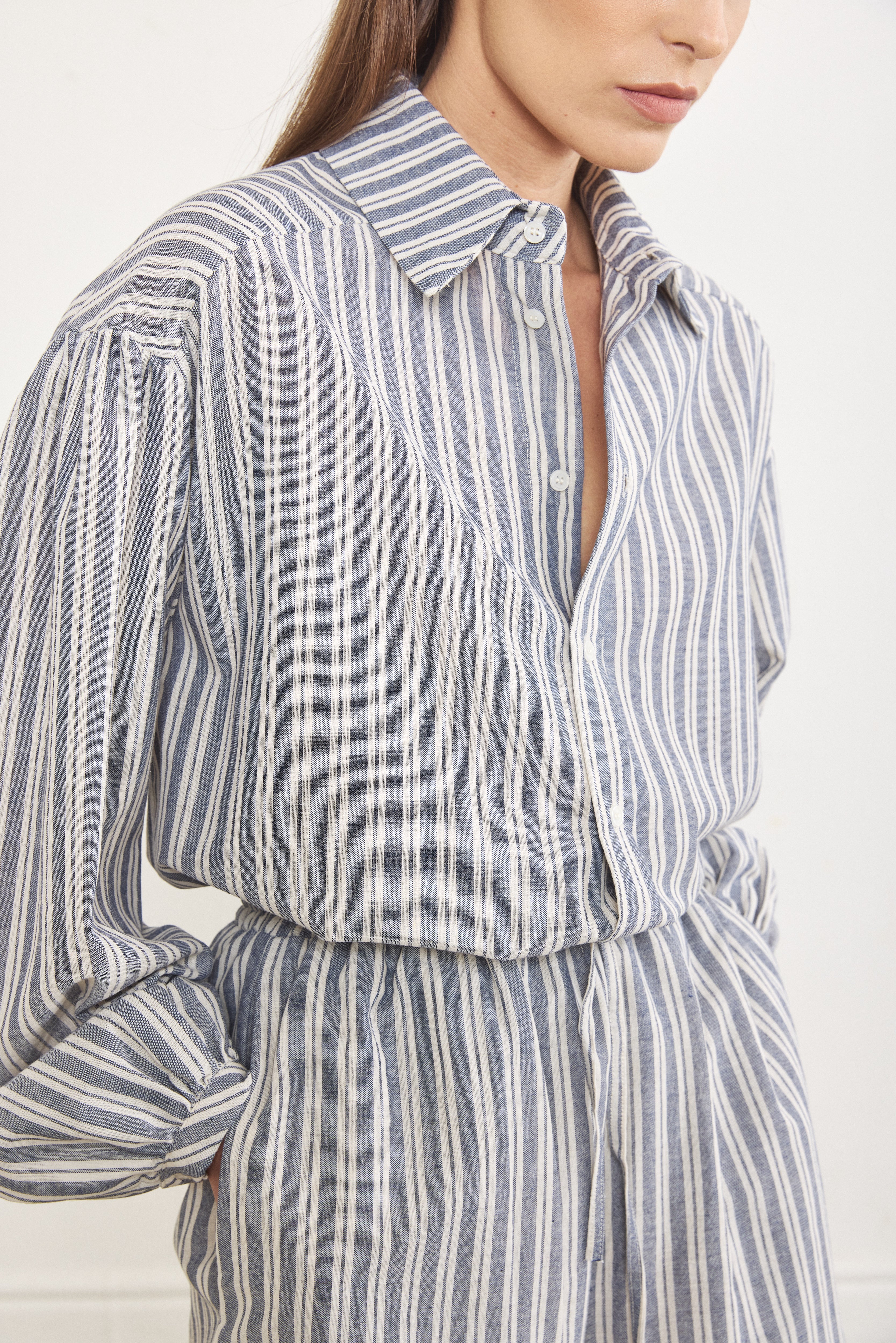 Striped Linen Buttoned Blouse - Image 4