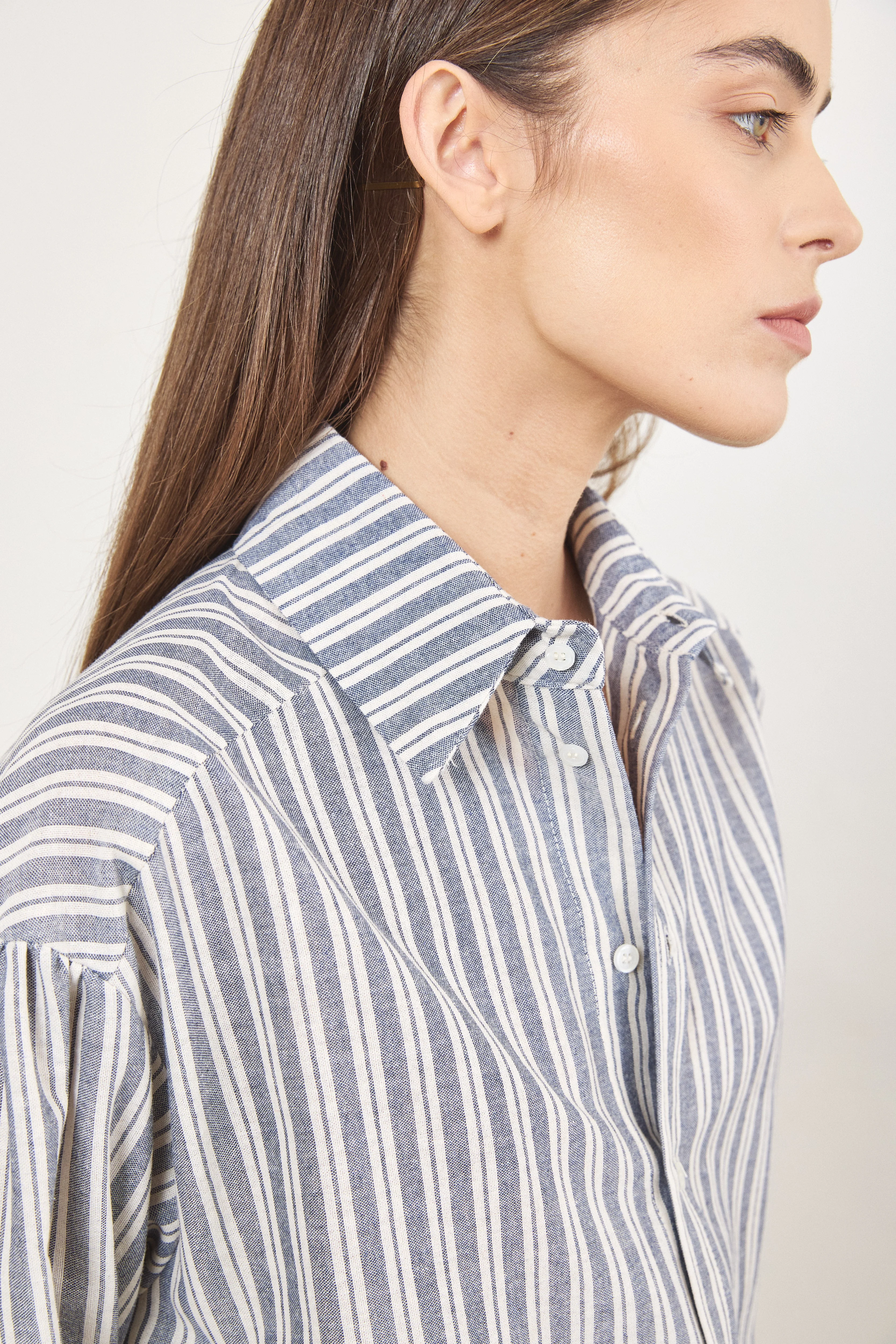 Striped Linen Buttoned Blouse - Image 5