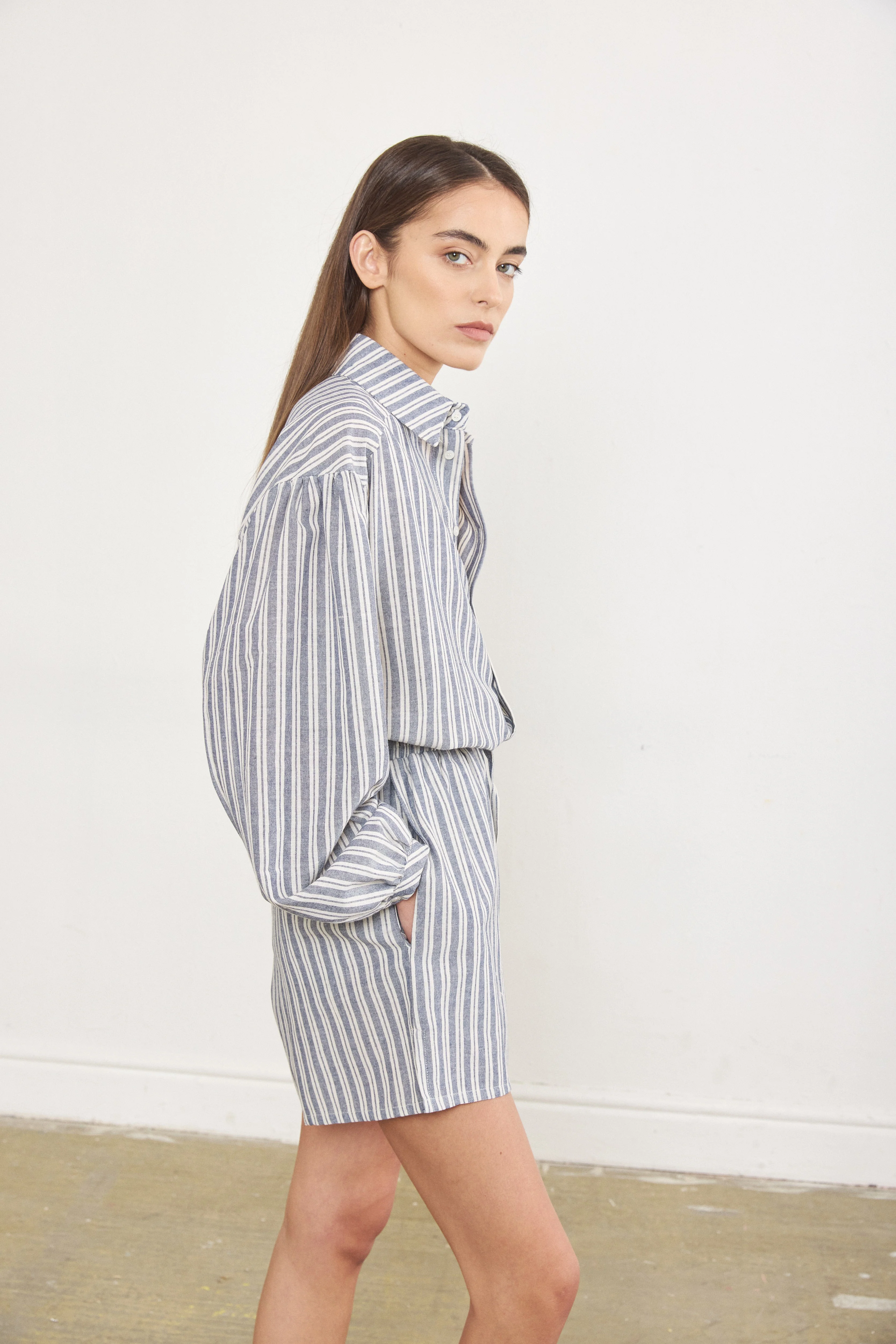 Striped Linen Buttoned Blouse - Image 6