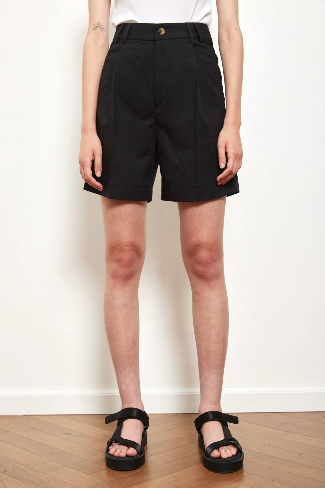 Tailored Blended Linen Bermuda - Image 2
