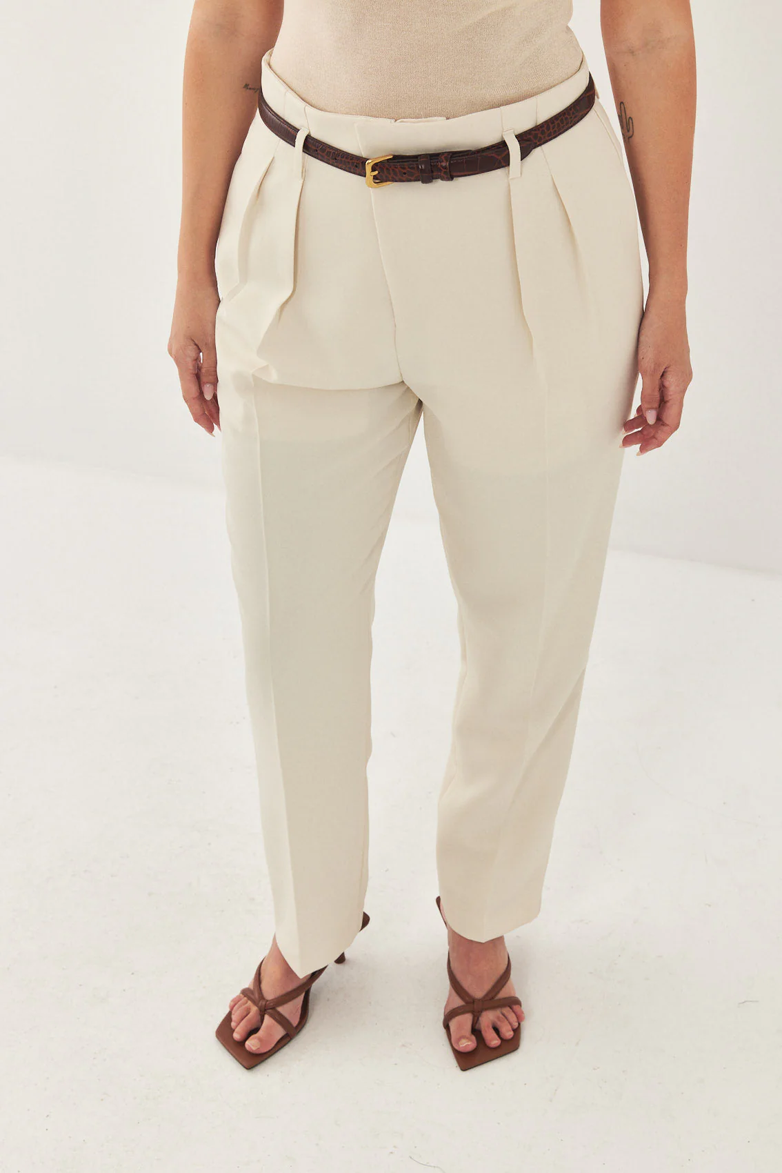 Tapered Pleat Daddy Pants - Image 11