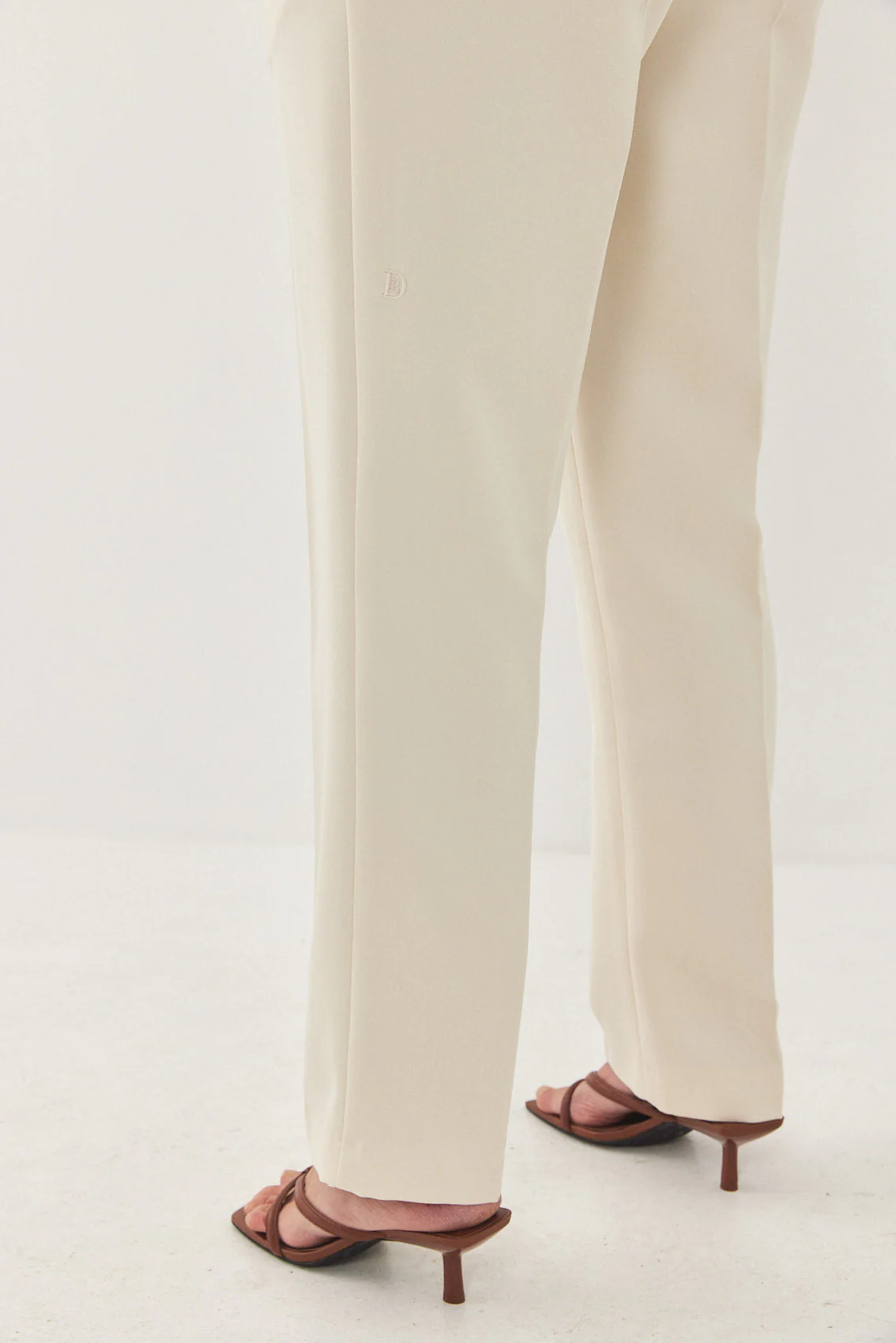 Tapered Pleat Daddy Pants - Image 16
