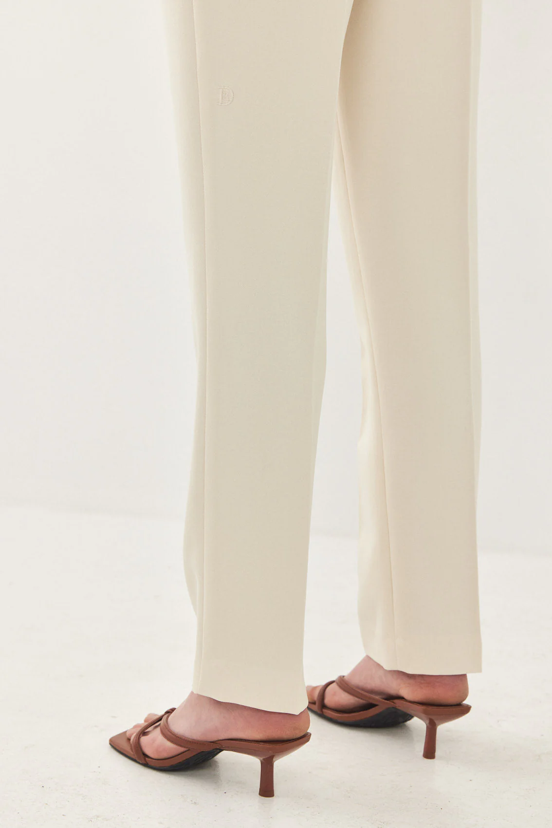 Tapered Pleat Daddy Pants - Image 8