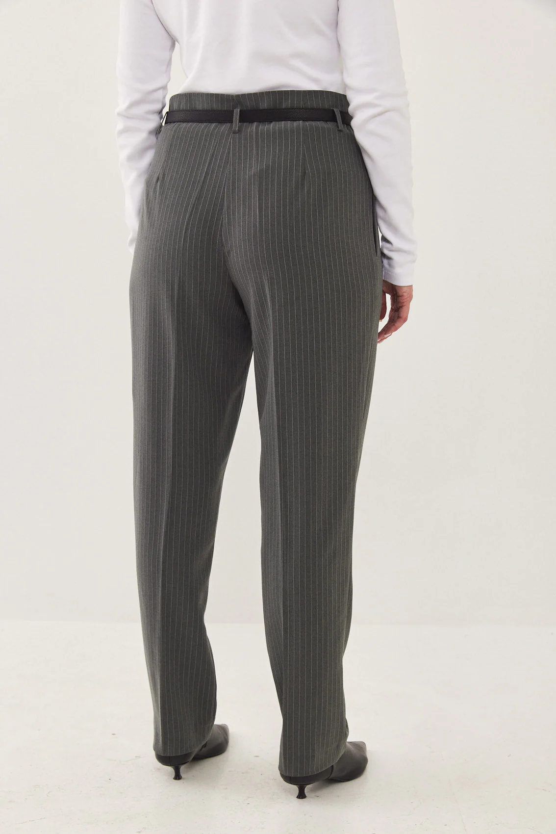 Tapered Pleat Daddy Pants - Image 12