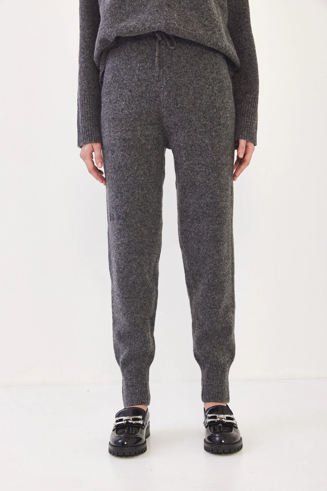Thick Knitted Jogger - Image 2