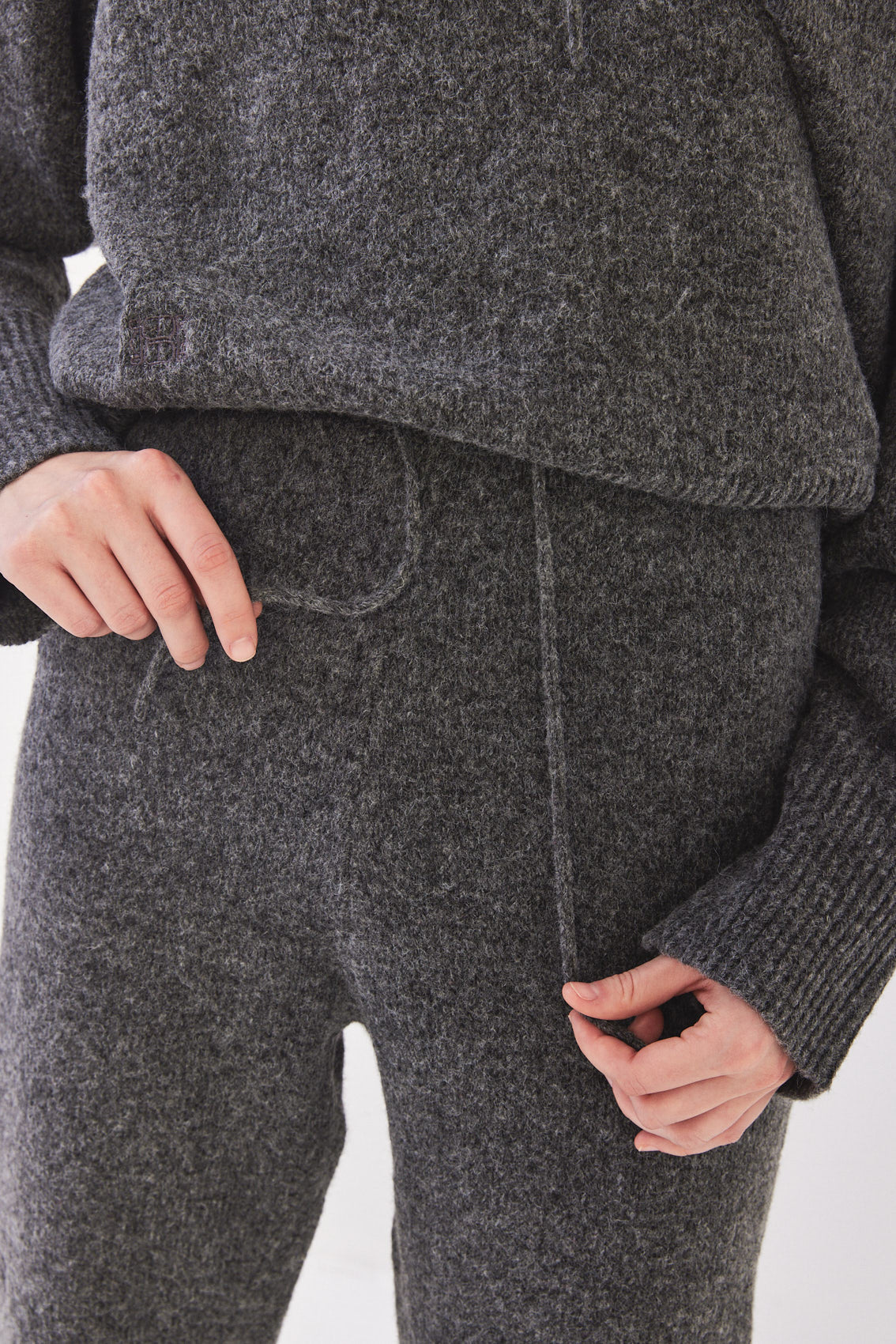 Thick Knitted Jogger - Image 4