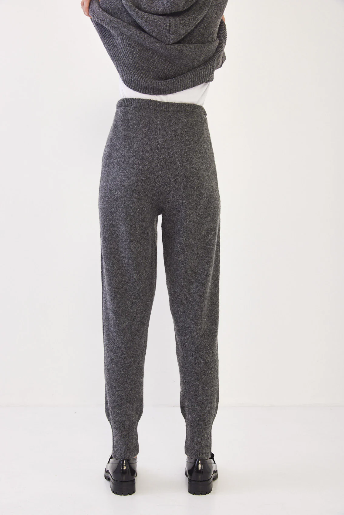 Thick Knitted Jogger - Image 6