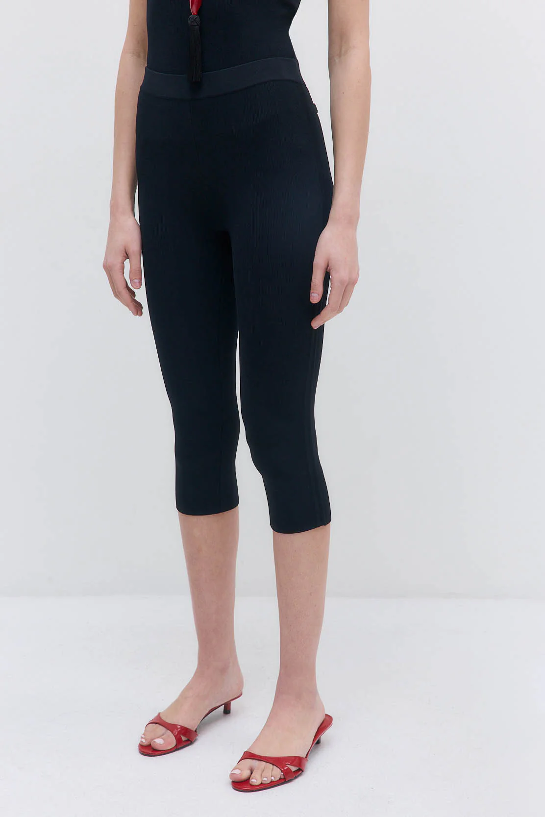 Tight Ribbed Capri Leggings - Image 4