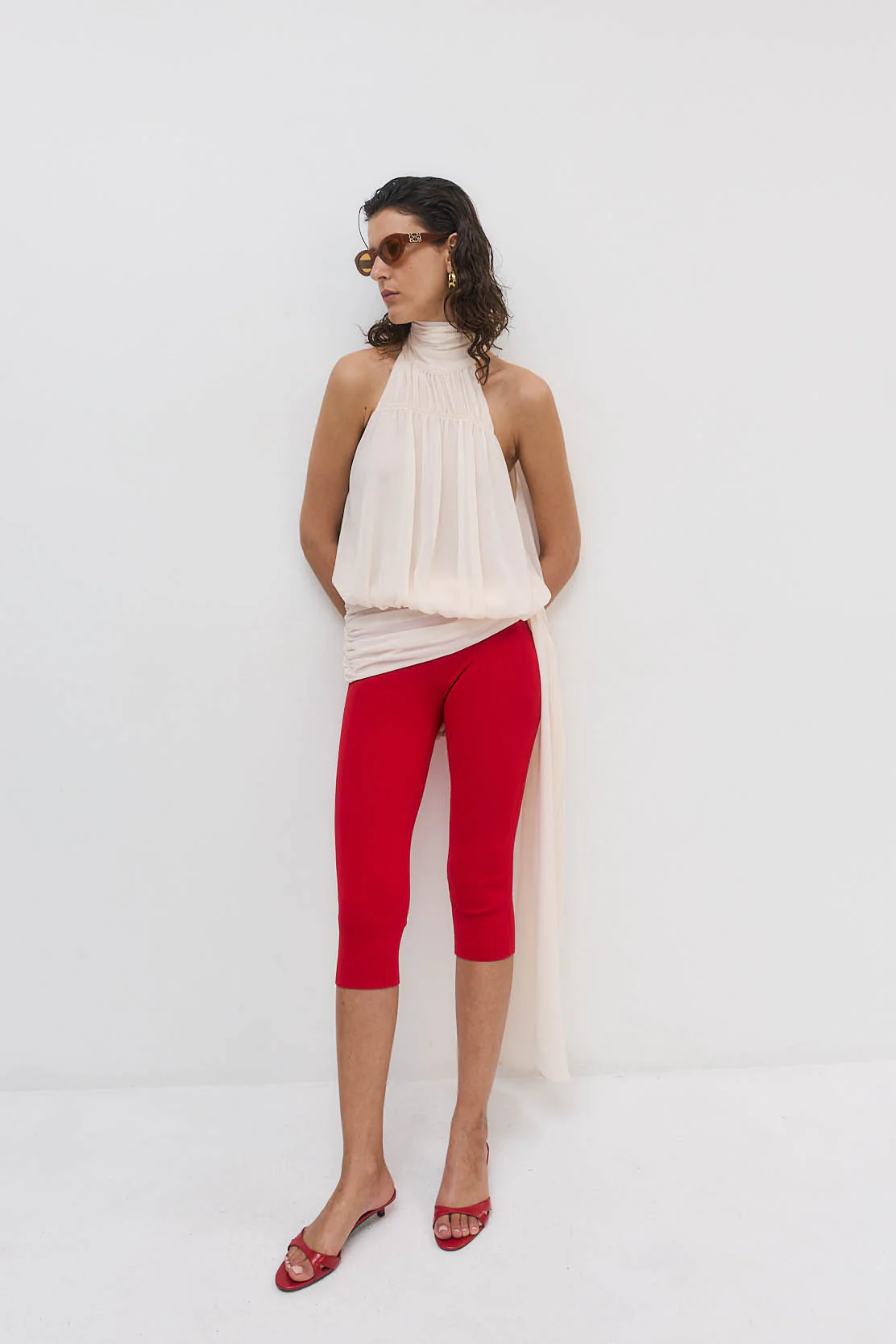Tight Ribbed Capri Leggings - Image 3