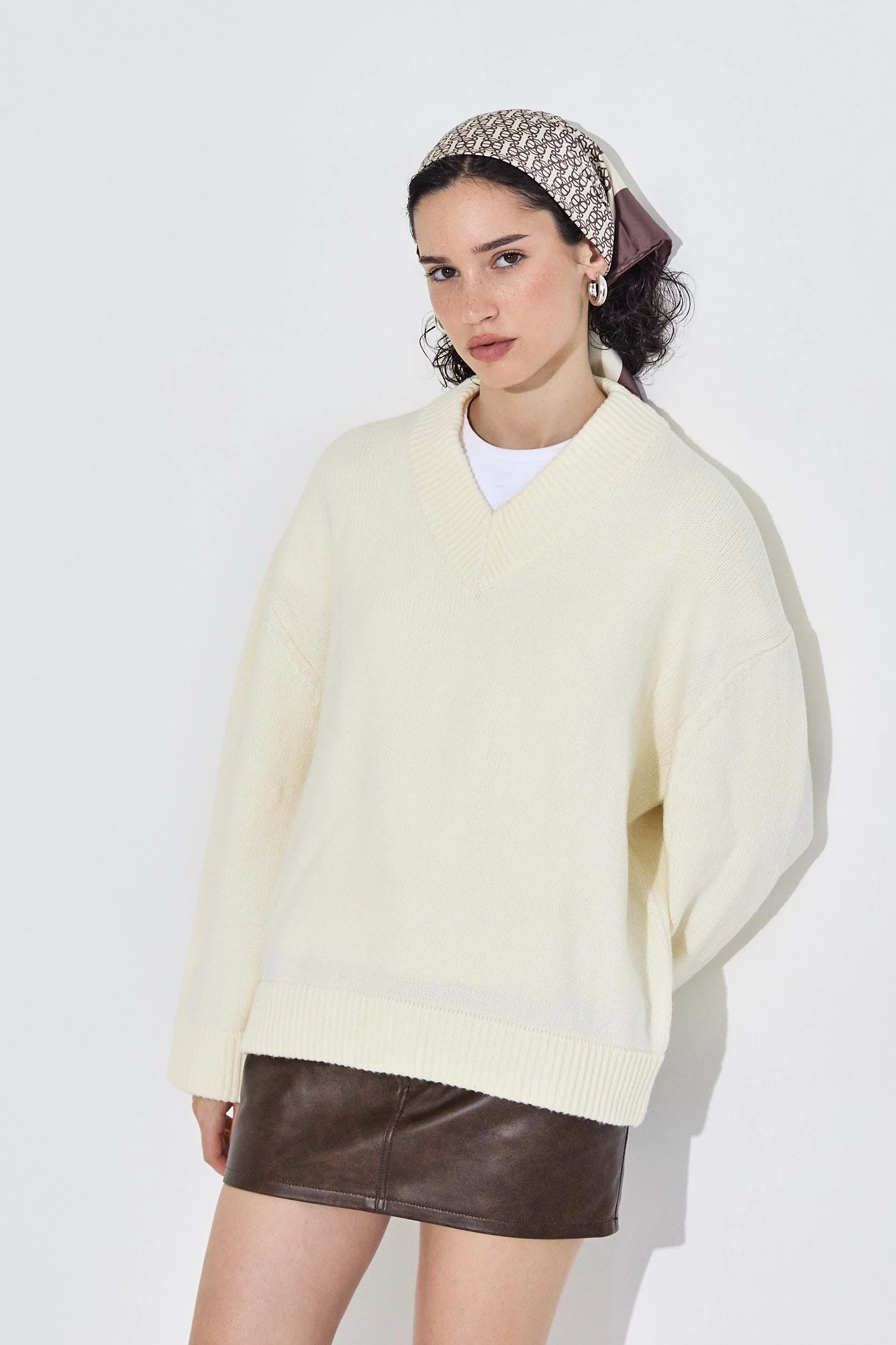 V Neck Oversized Jumper - Image 3