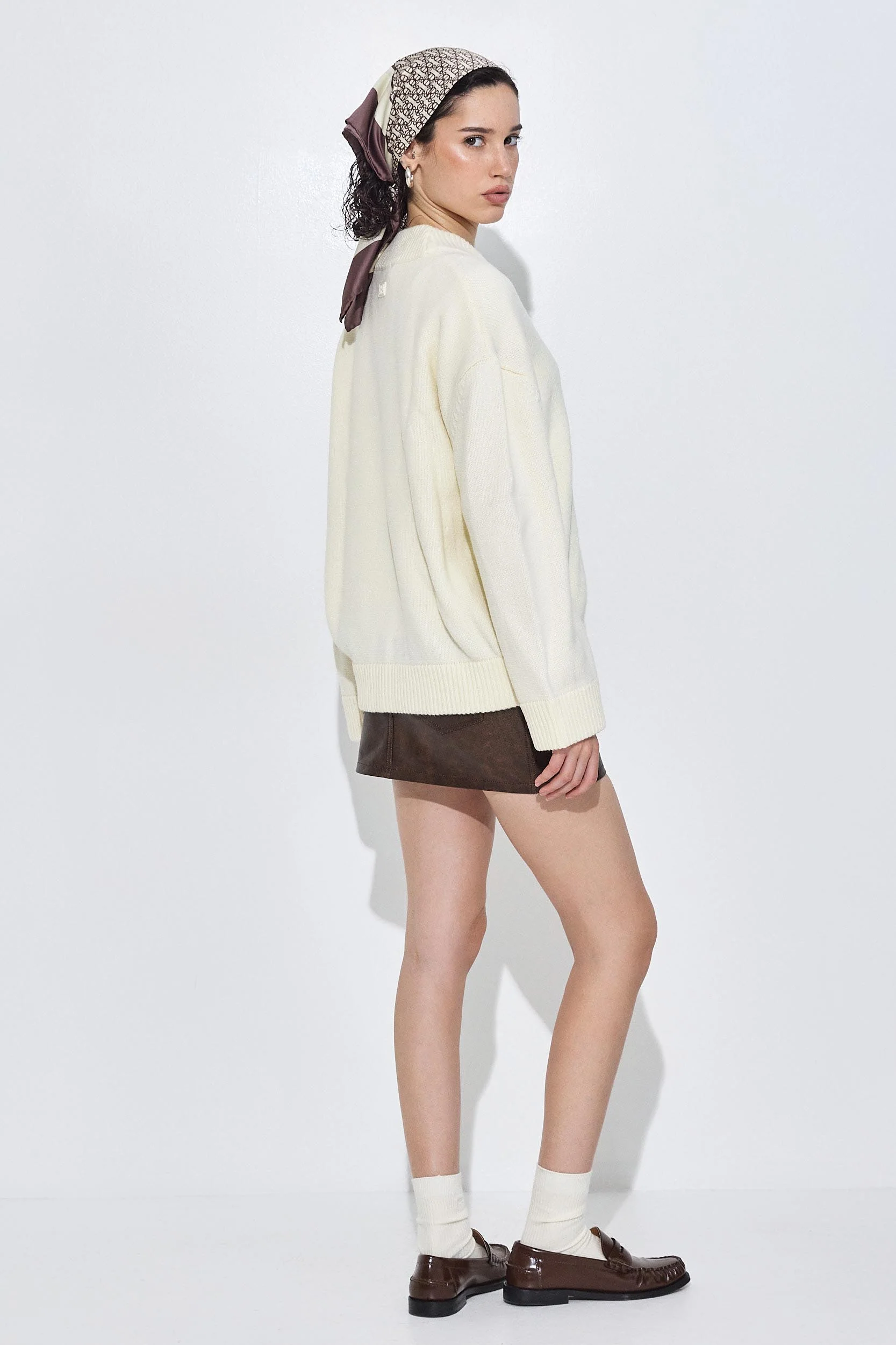 V Neck Oversized Jumper - Image 5