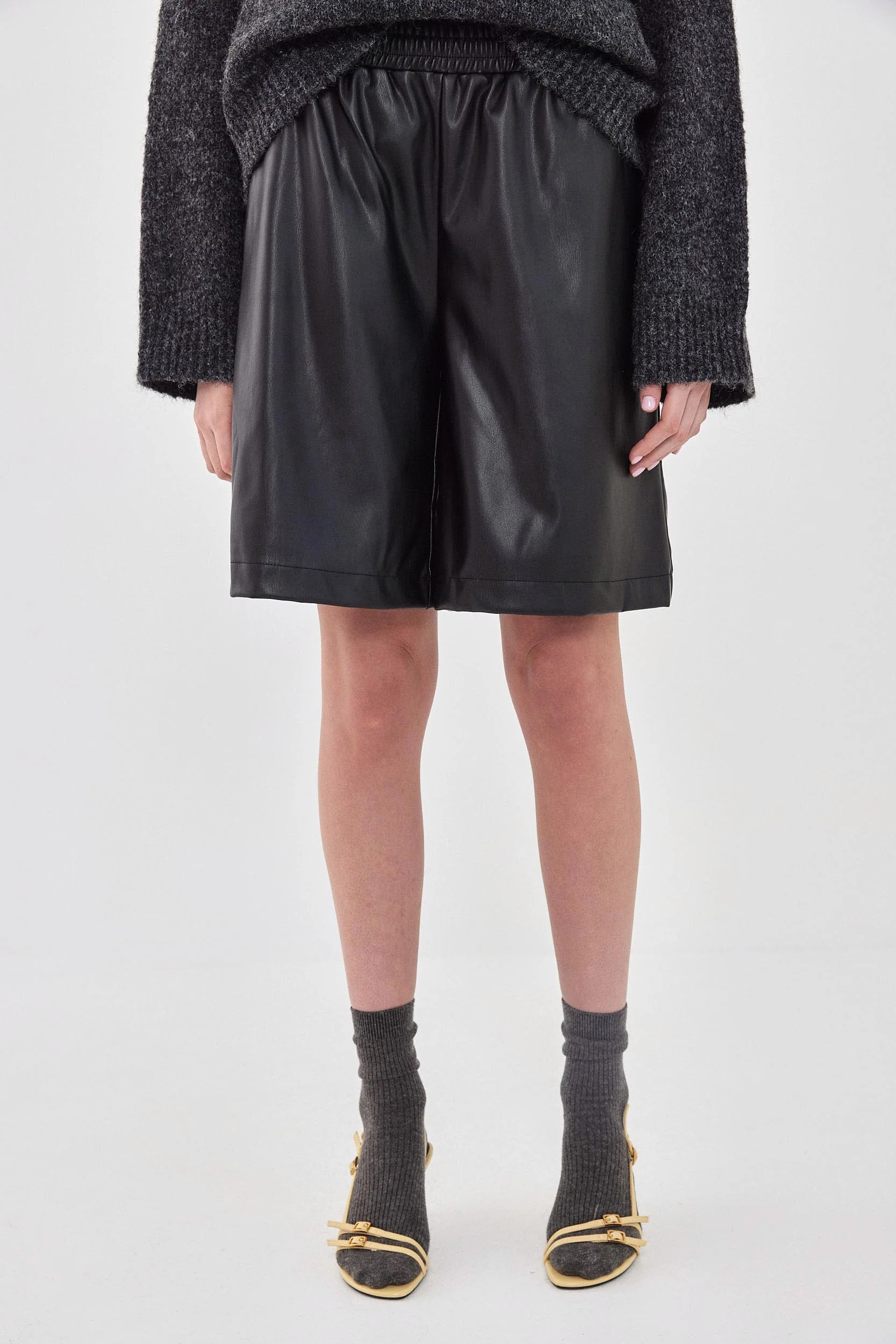 Vegan Leather Bermuda - Image 2