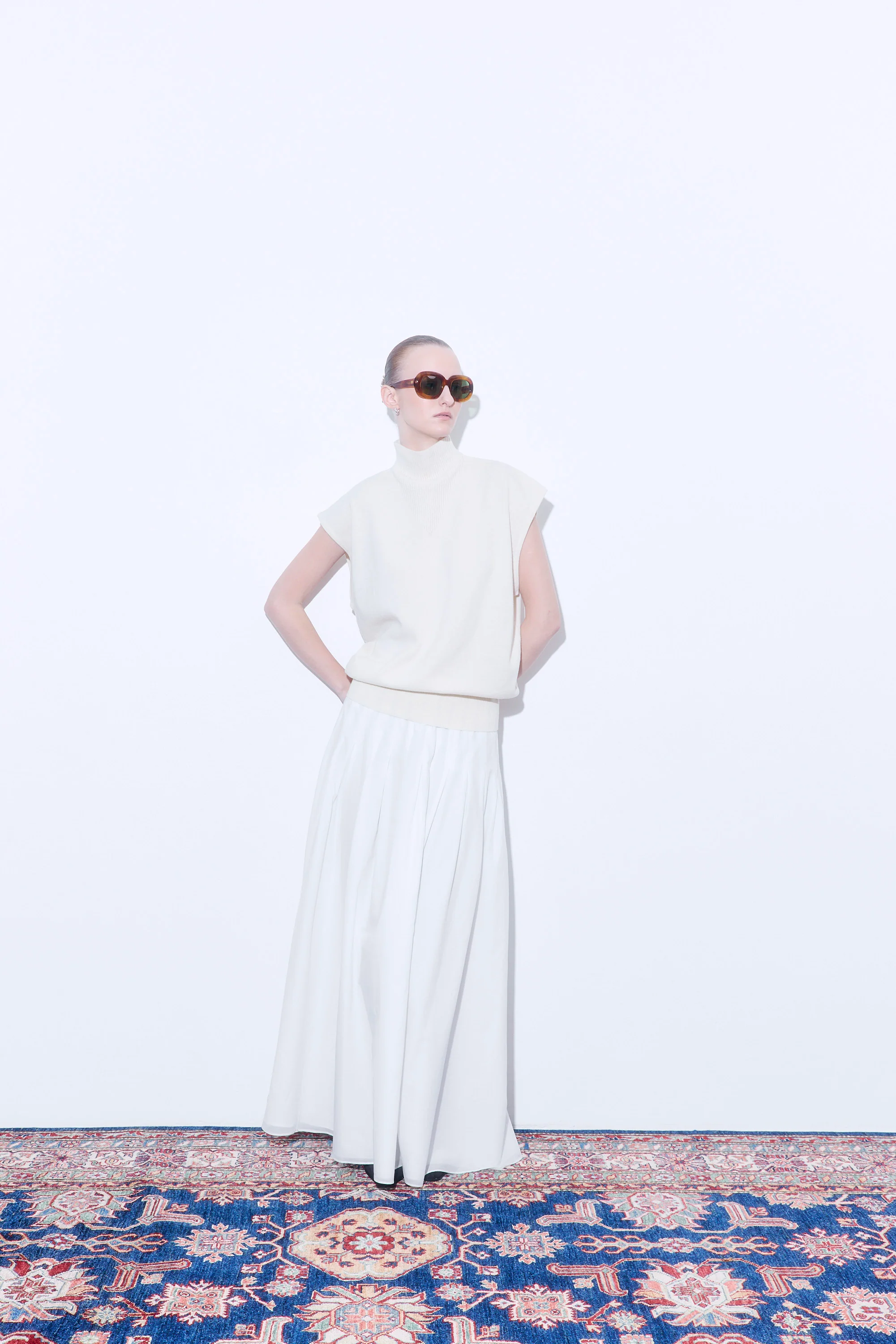 Volume Knit Turtleneck Vest - Image 3