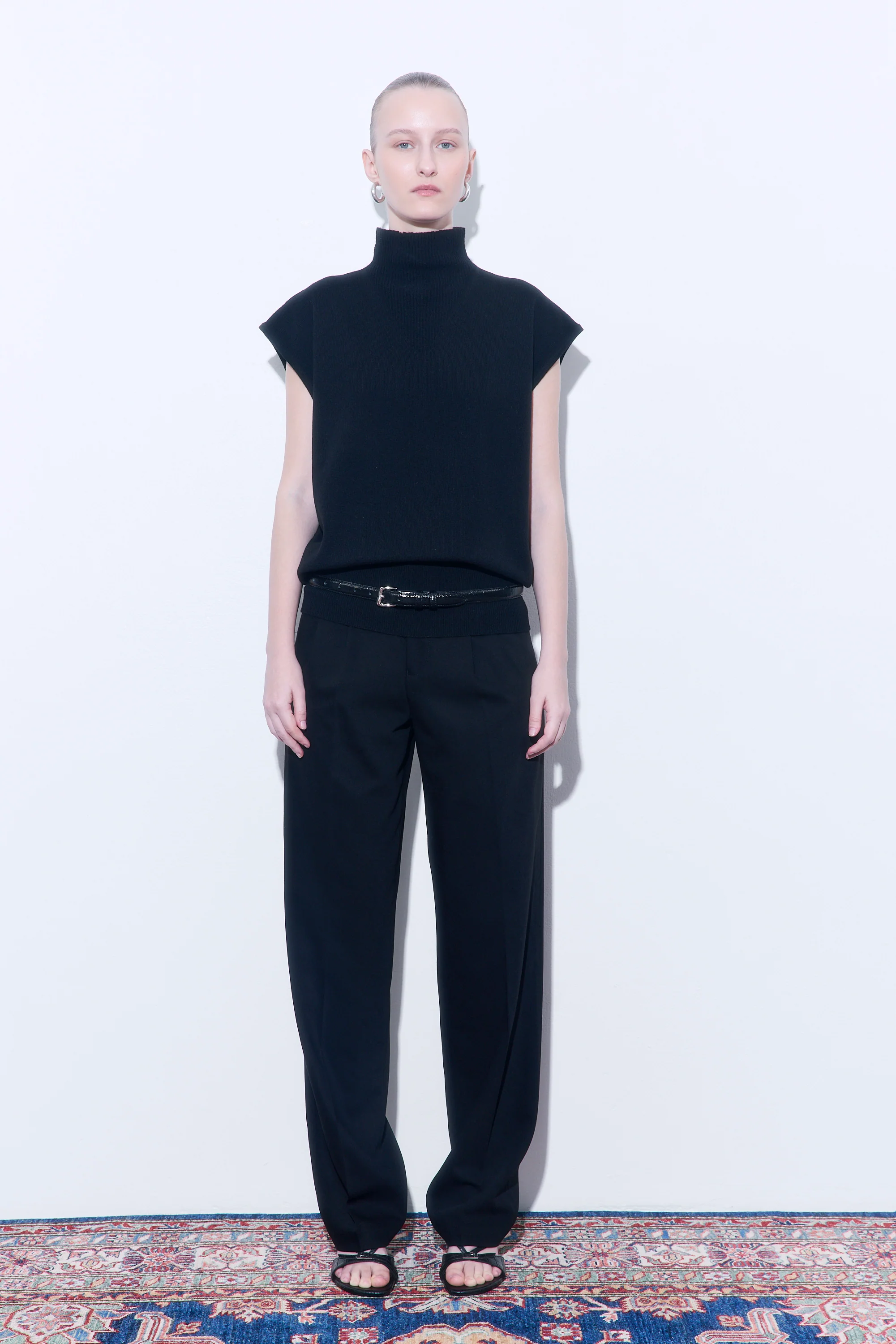 Volume Knit Turtleneck Vest - Image 2