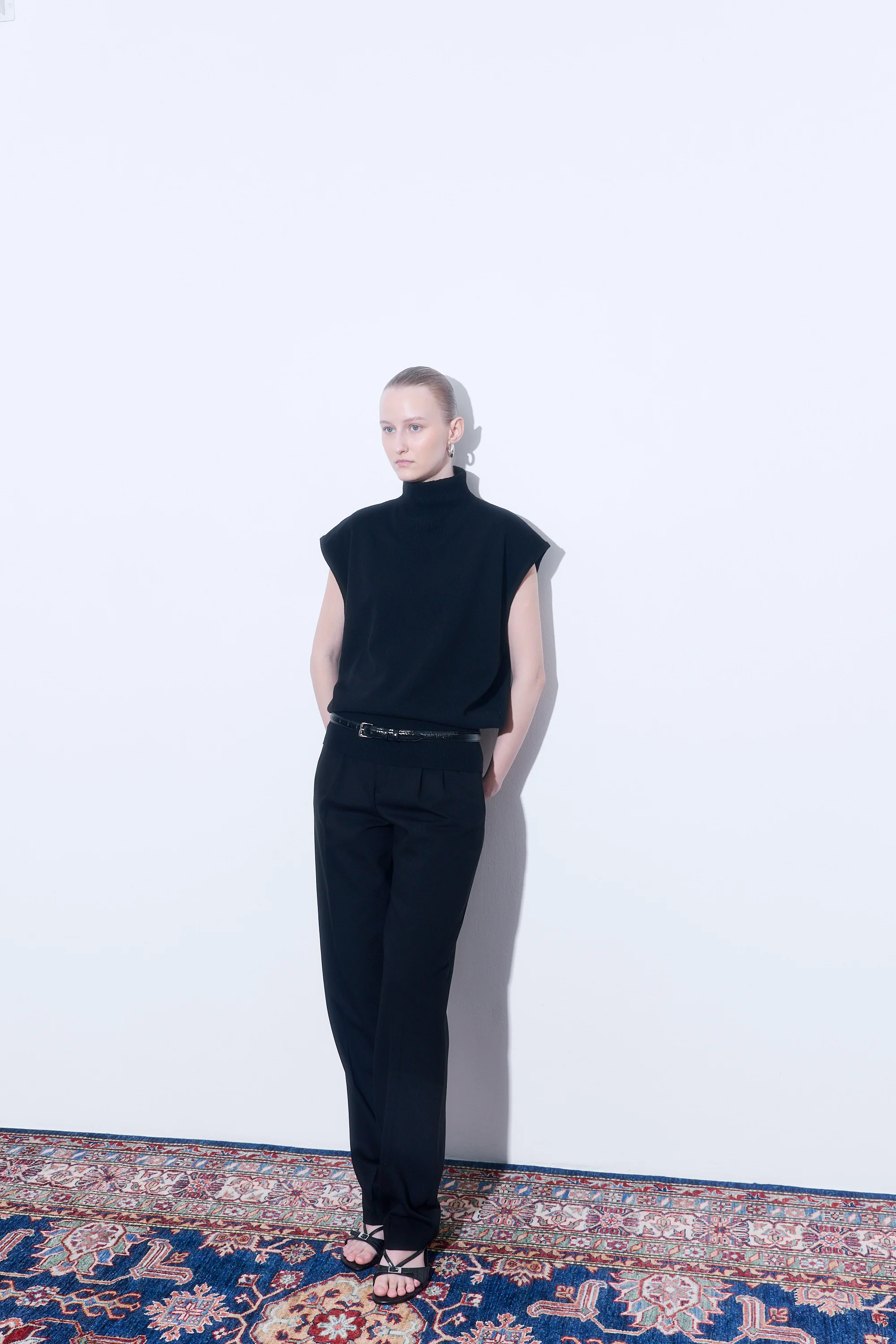 Volume Knit Turtleneck Vest - Image 3