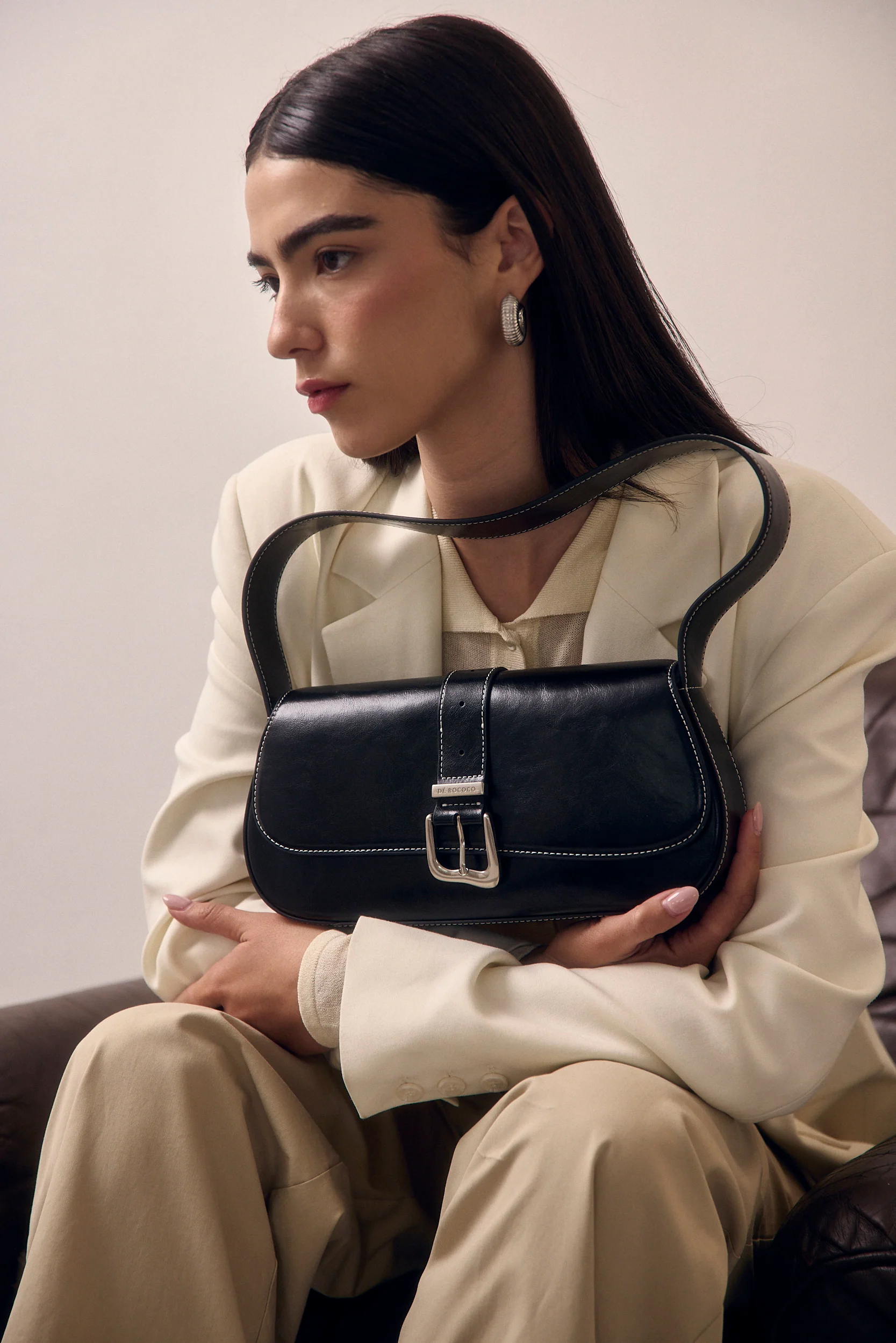 Yvon Shoulder Bag - Image 10